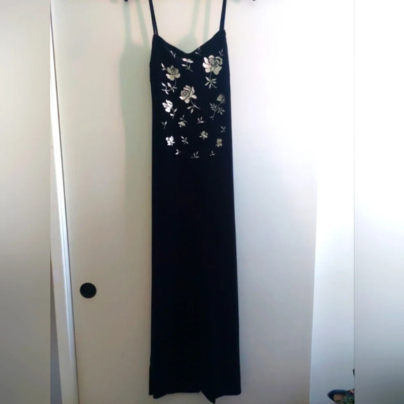 Vintage floral embroidered Velour  Maxi dress black 11/12 M Whimsigoth Wedding - Picture 2 of 9